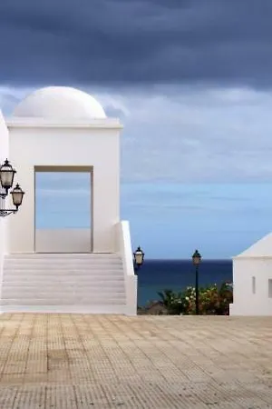 Chromotheraphy Cerca Del Mar Apartman